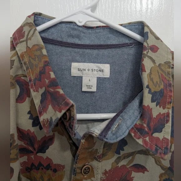 NWT Sun + Stone Rustic Khaki Floral Short Sleeves Button-Up Shirt - Picture 5 of 8